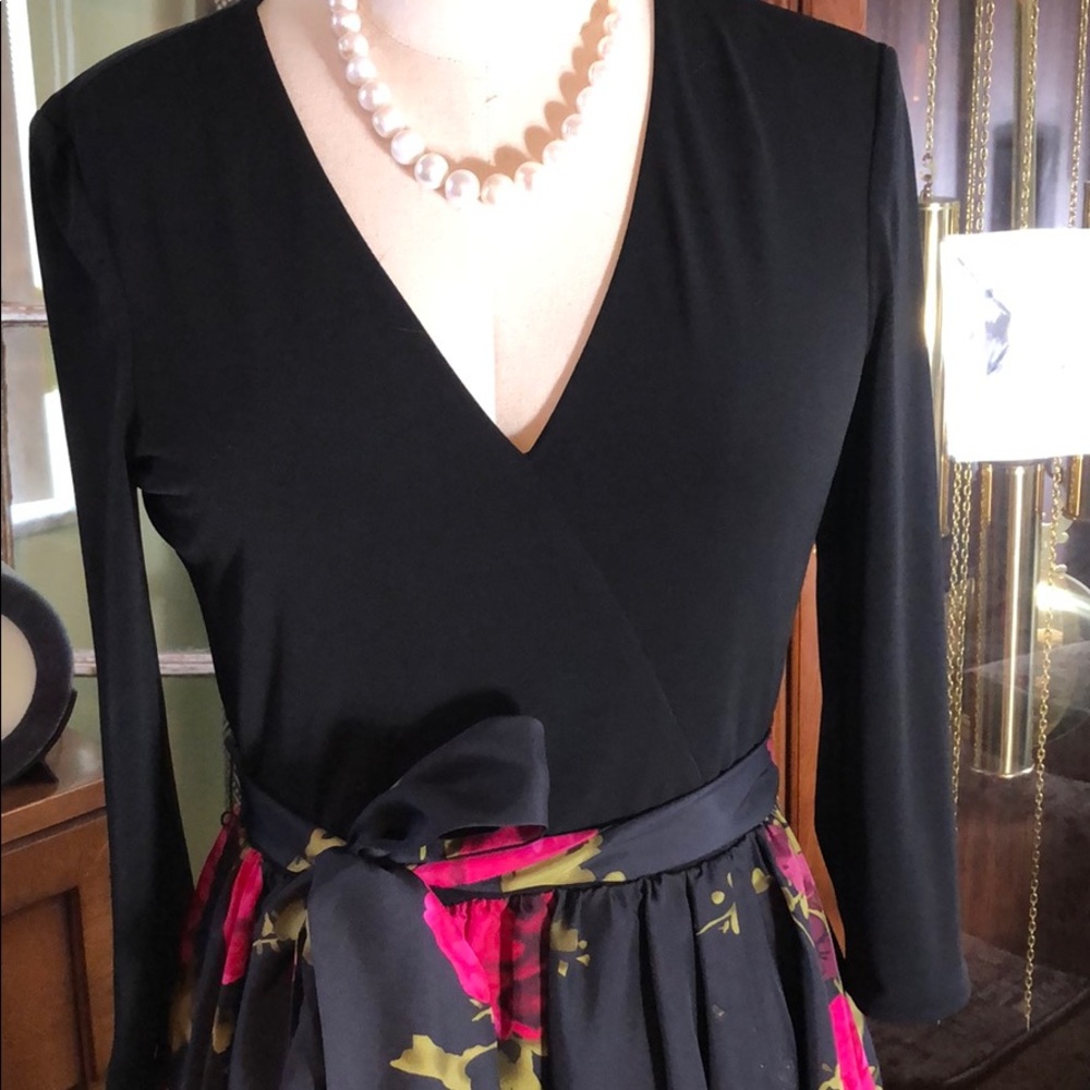 J PETERMAN FLORAL DRESS - Picture 7 of 8